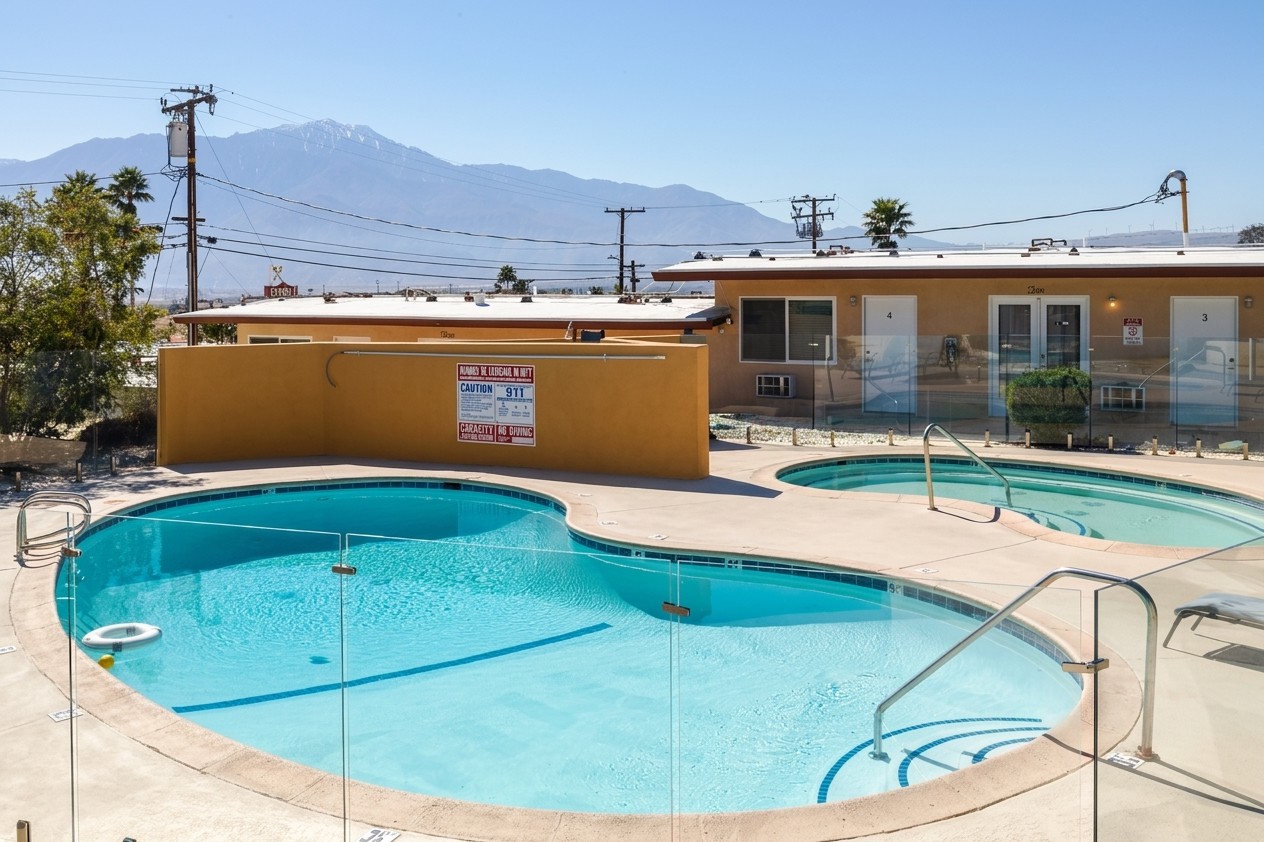 Casa Azteca Exterior