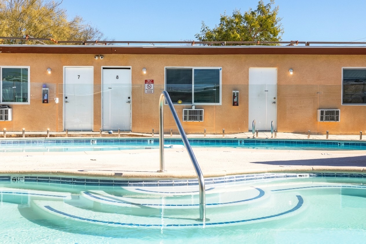 Calle Azteca Clean Room